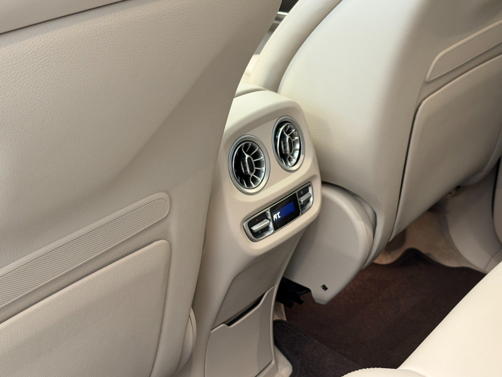 Grøn Mercedes G63 fra 2018