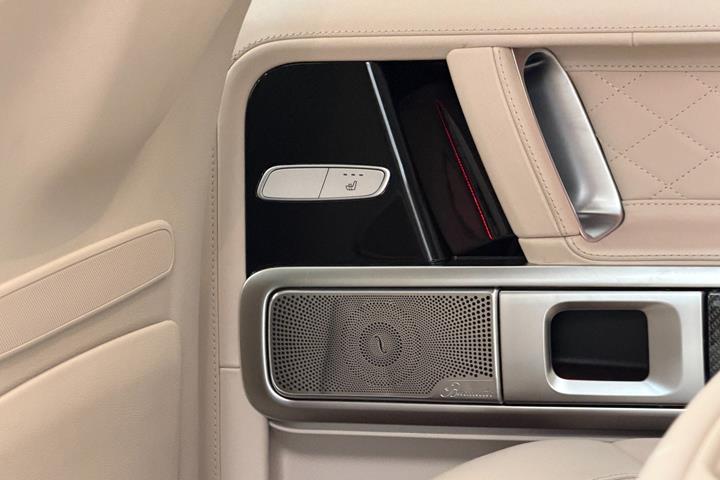 Grøn Mercedes G63 fra 2018