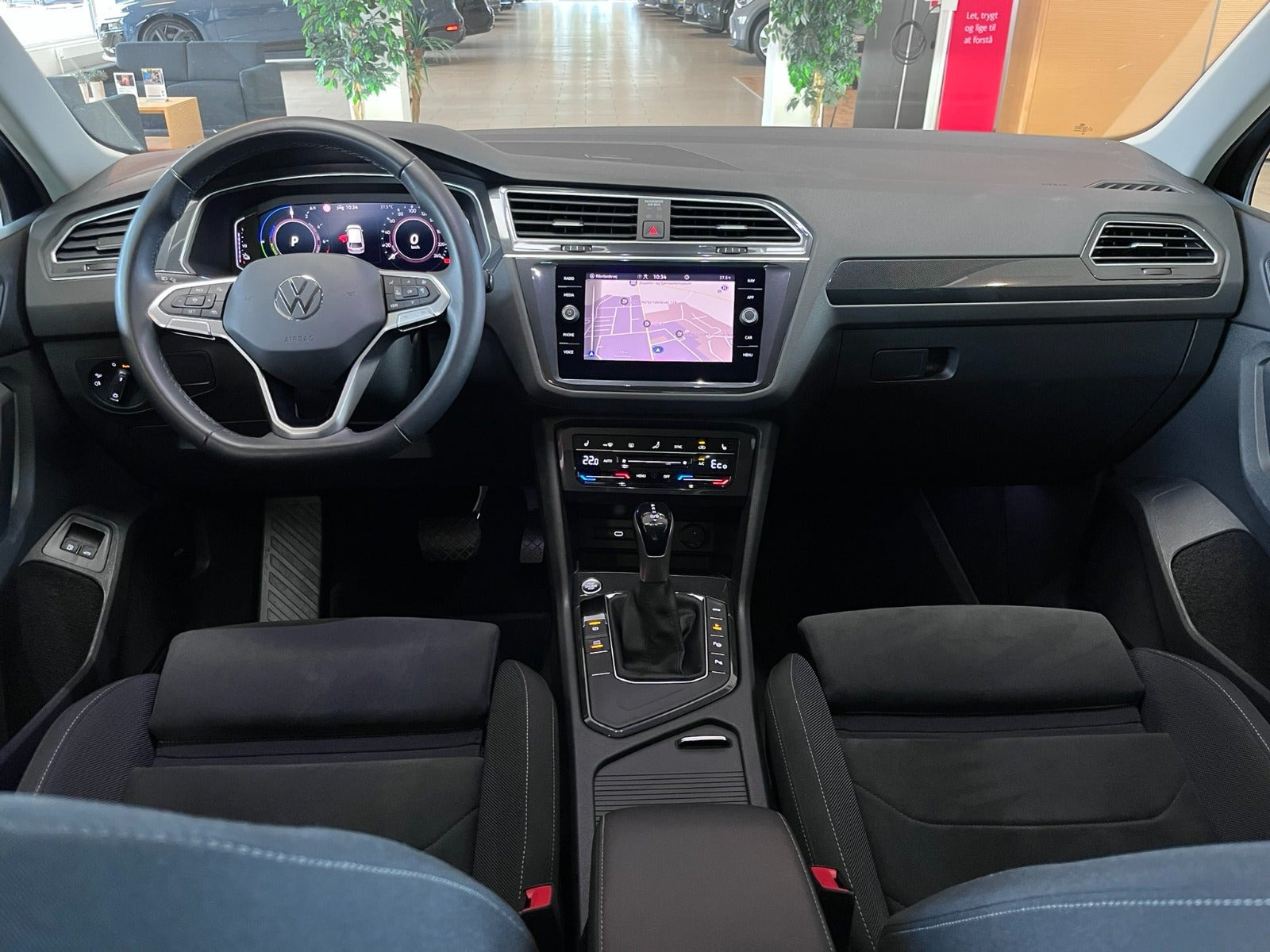 Sort VW Tiguan fra 2023