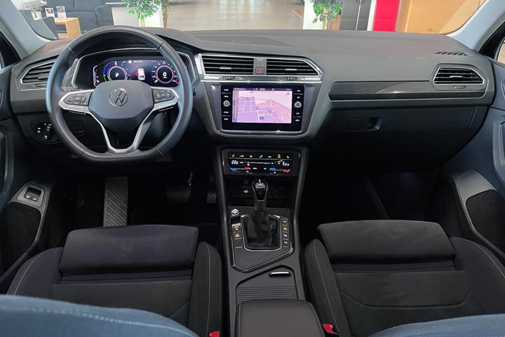 Sort VW Tiguan fra 2023
