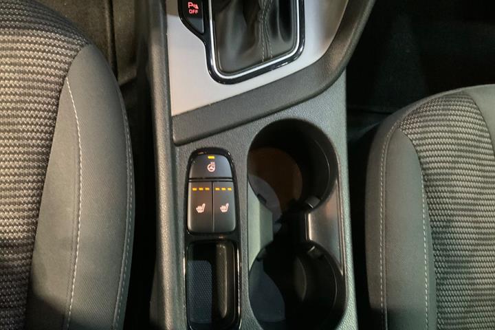 Grå Kia Niro fra 2019