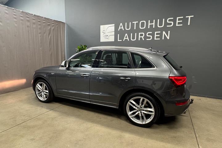 Grå Audi SQ5 fra 2014