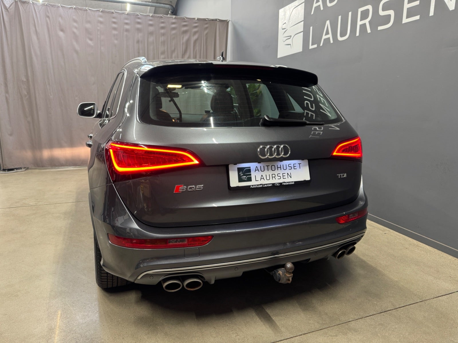 Grå Audi SQ5 fra 2014
