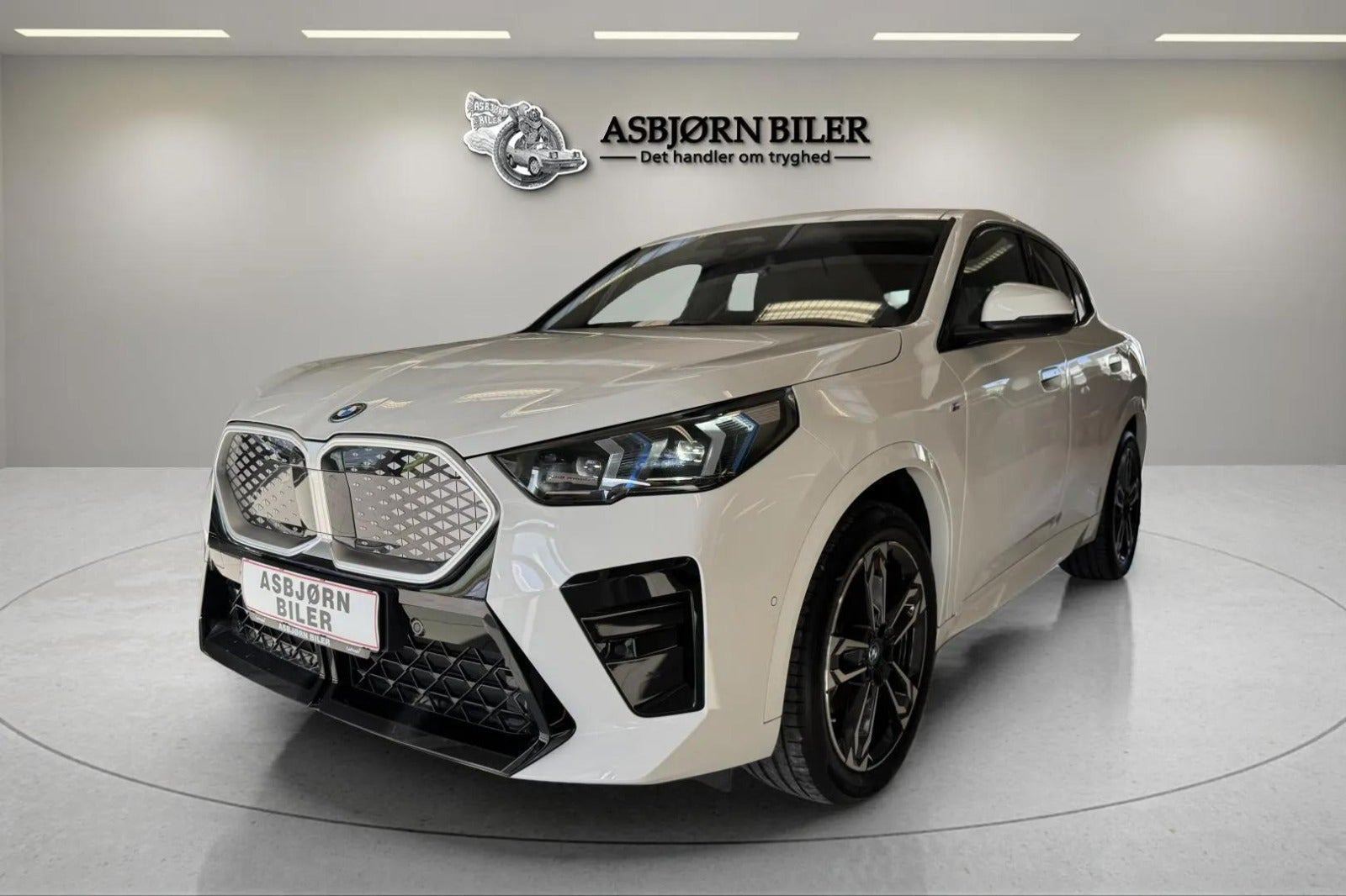 BMW iX2 eDrive20 Fully Charged M-Sport