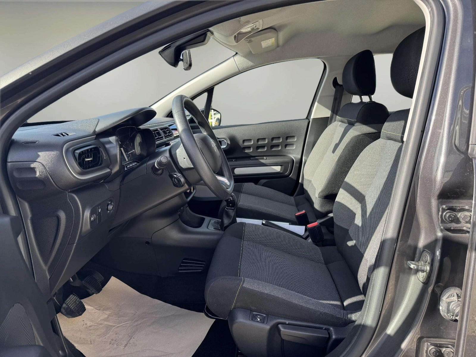 Grå Citroën C3 fra 2019