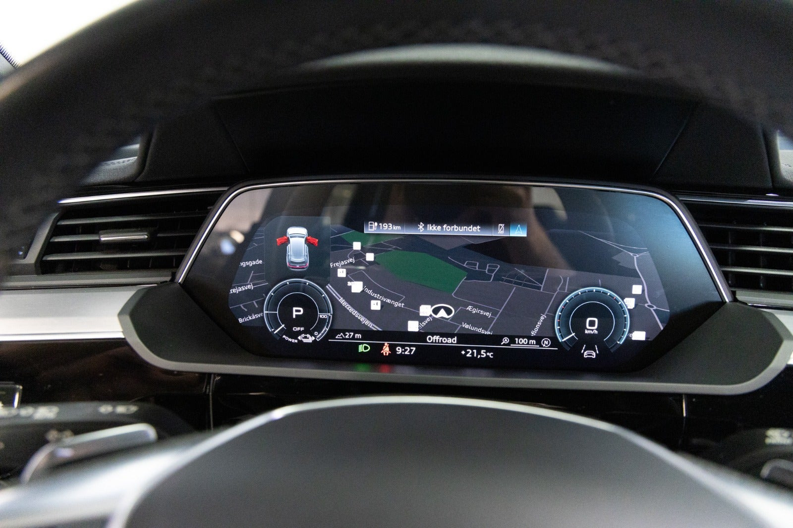 Grå Audi e-tron fra 2023
