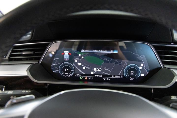 Grå Audi e-tron fra 2023