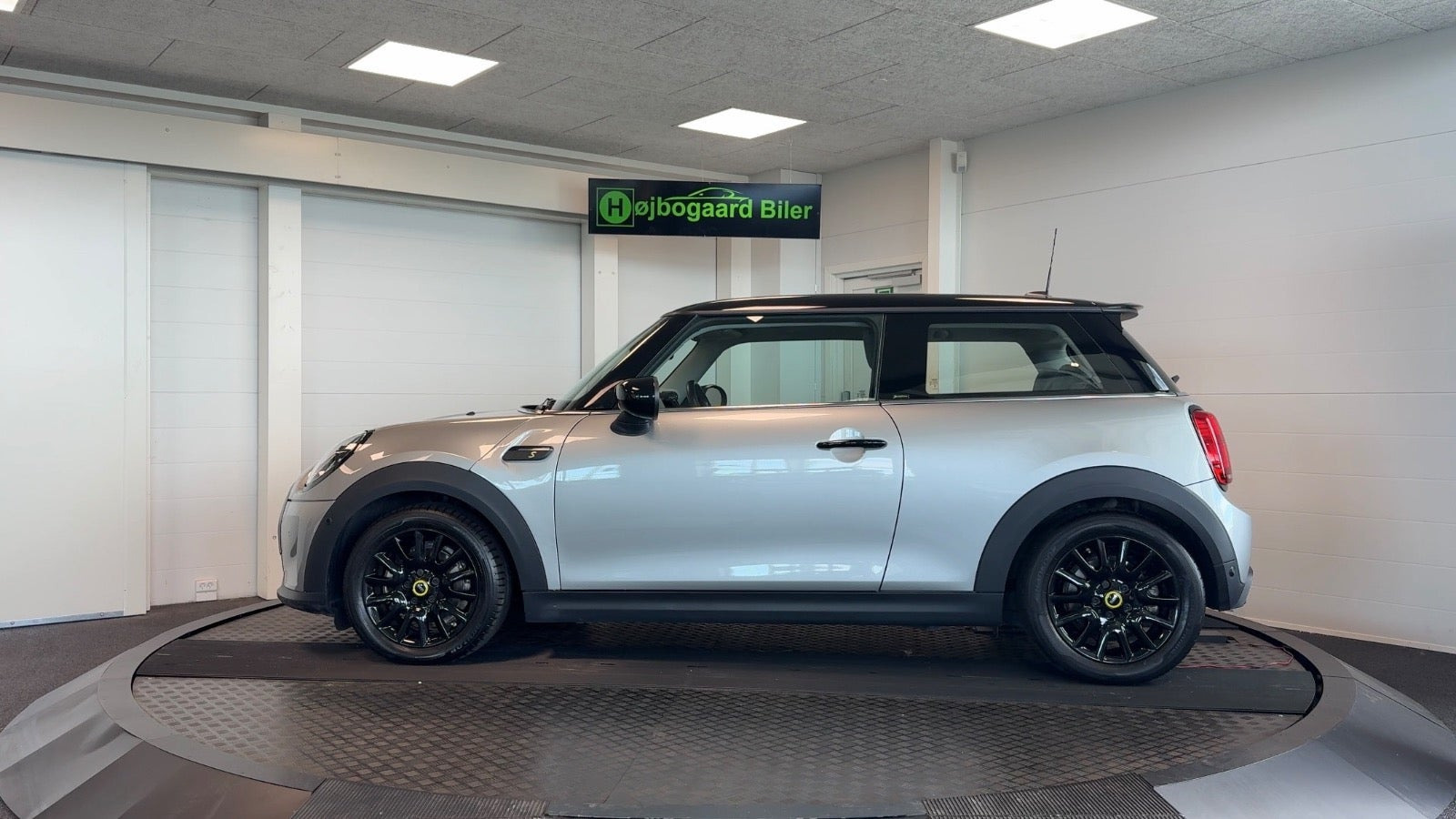 Grå Mini Cooper SE fra 2023