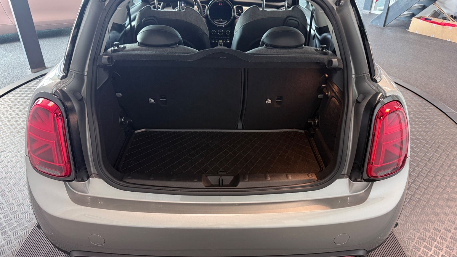 Grå Mini Cooper SE fra 2023