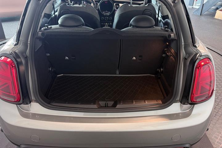 Grå Mini Cooper SE fra 2023