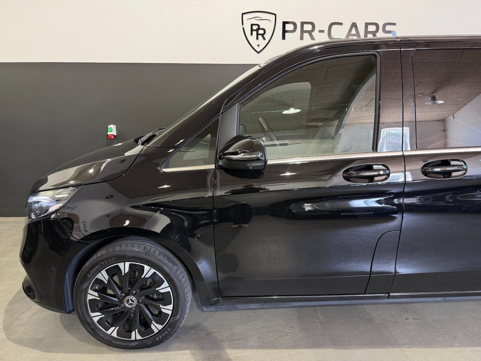 undefined Mercedes V220 d fra 2024