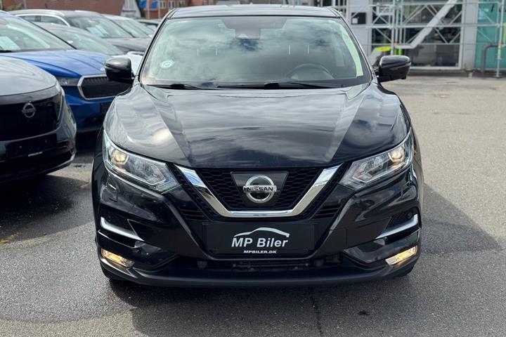 Sort Nissan Qashqai fra 2018