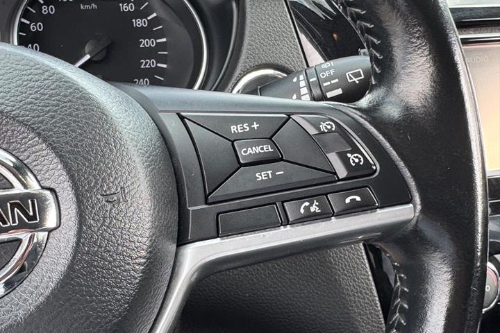 Sort Nissan Qashqai fra 2018