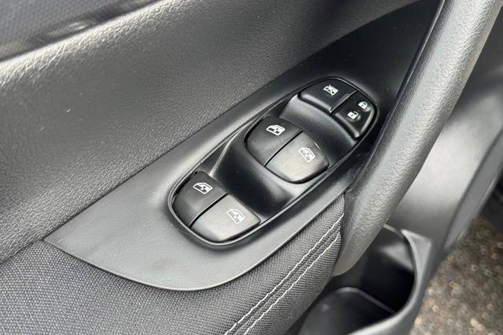 Sort Nissan Qashqai fra 2018
