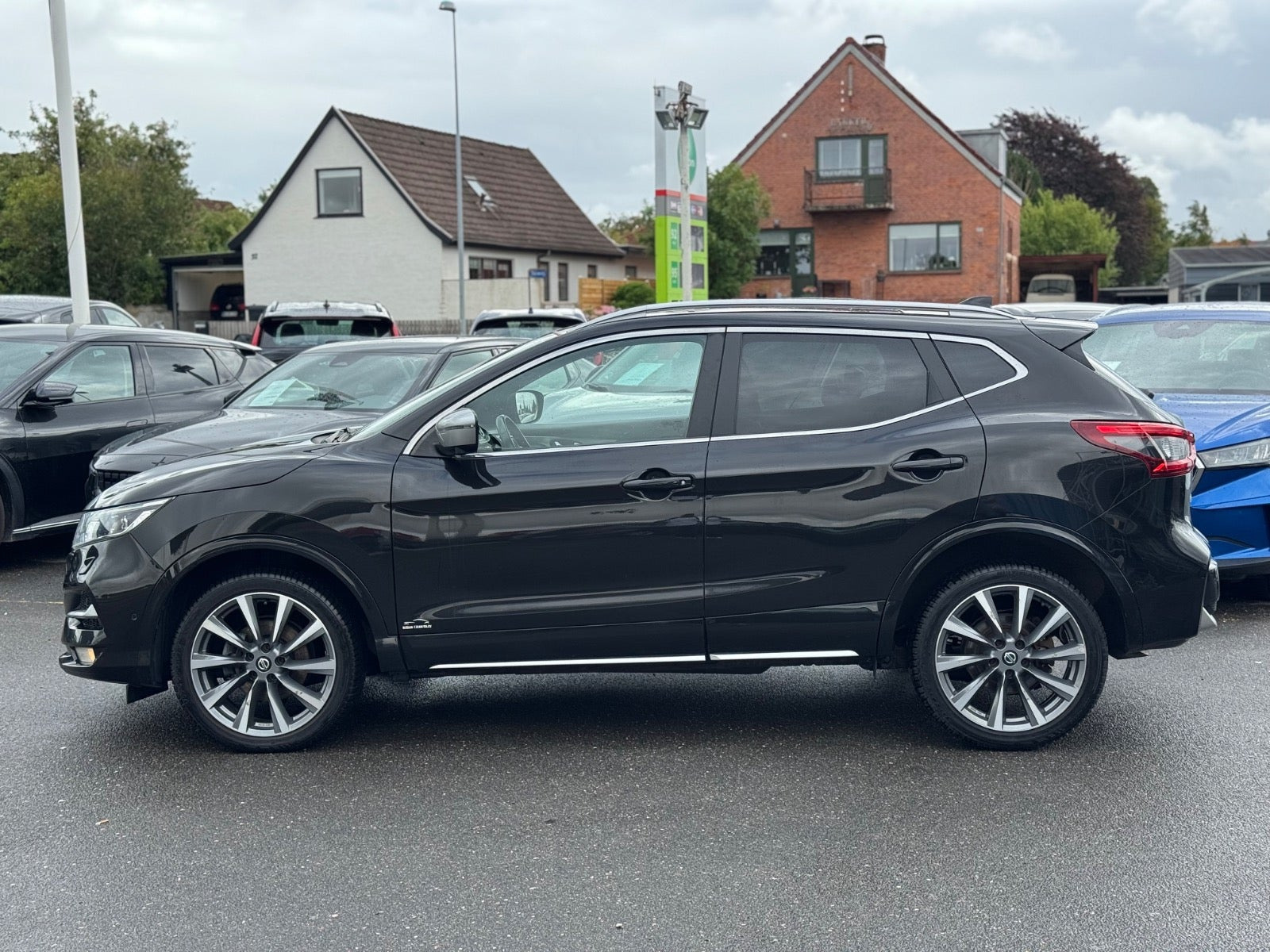 Sort Nissan Qashqai fra 2019
