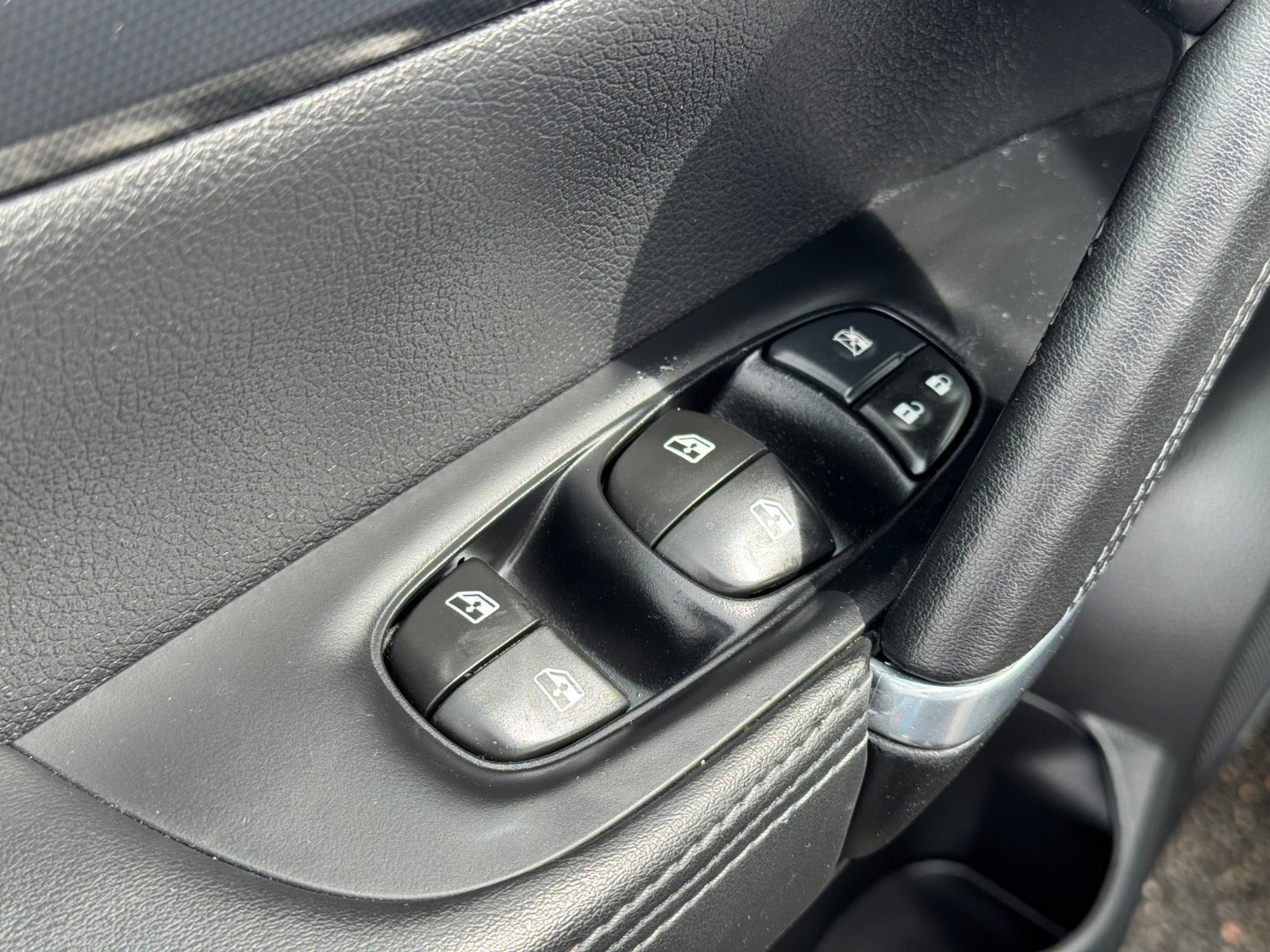 Sort Nissan Qashqai fra 2019