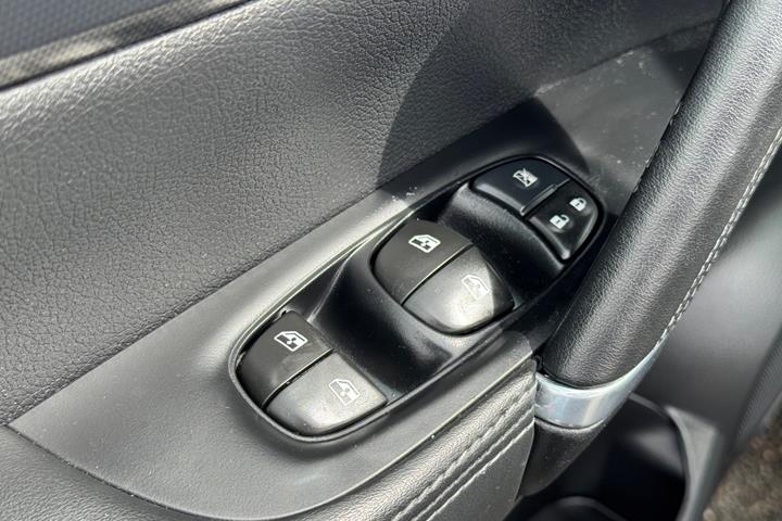 Sort Nissan Qashqai fra 2019