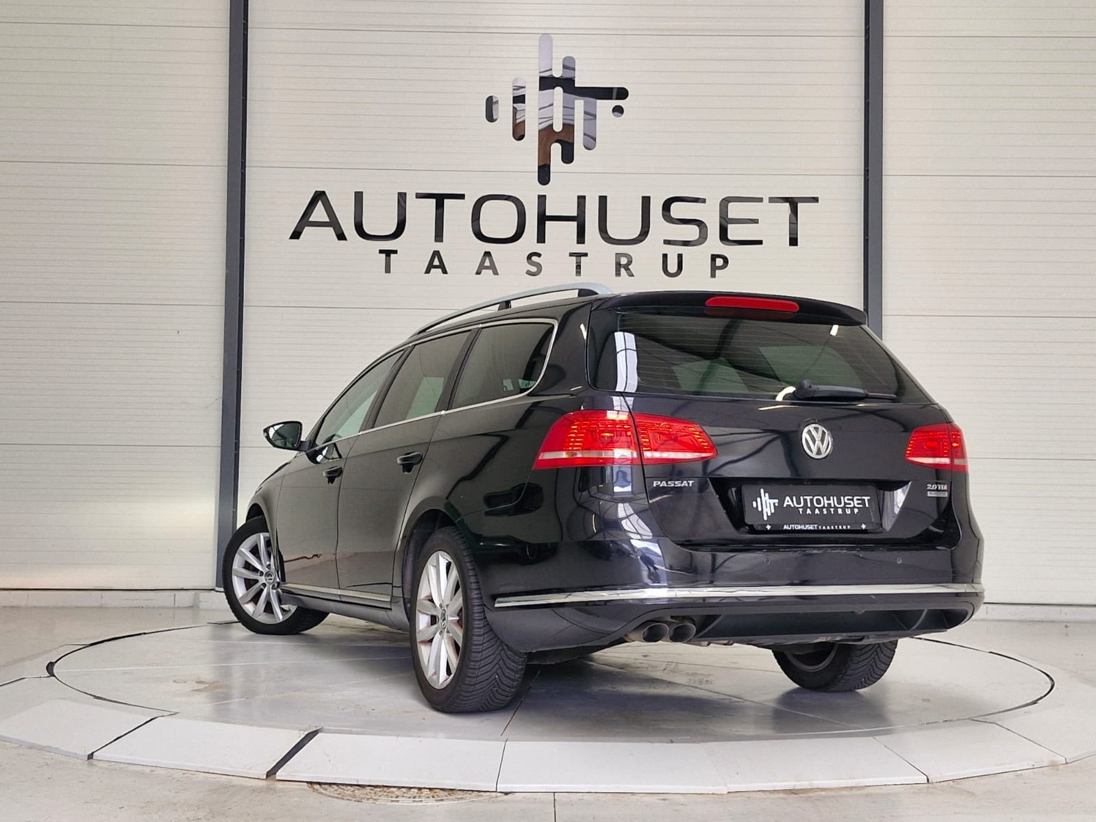 Sort VW Passat fra 2013