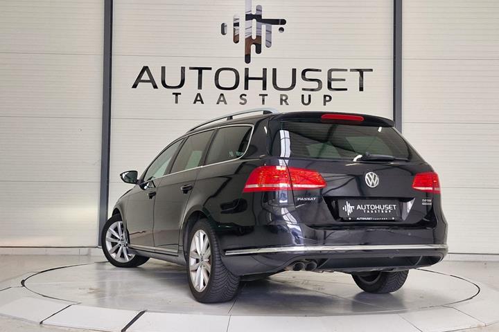 Sort VW Passat fra 2013