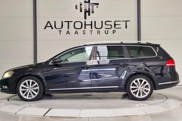 Sort VW Passat fra 2013