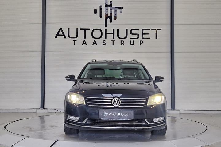 Sort VW Passat fra 2013