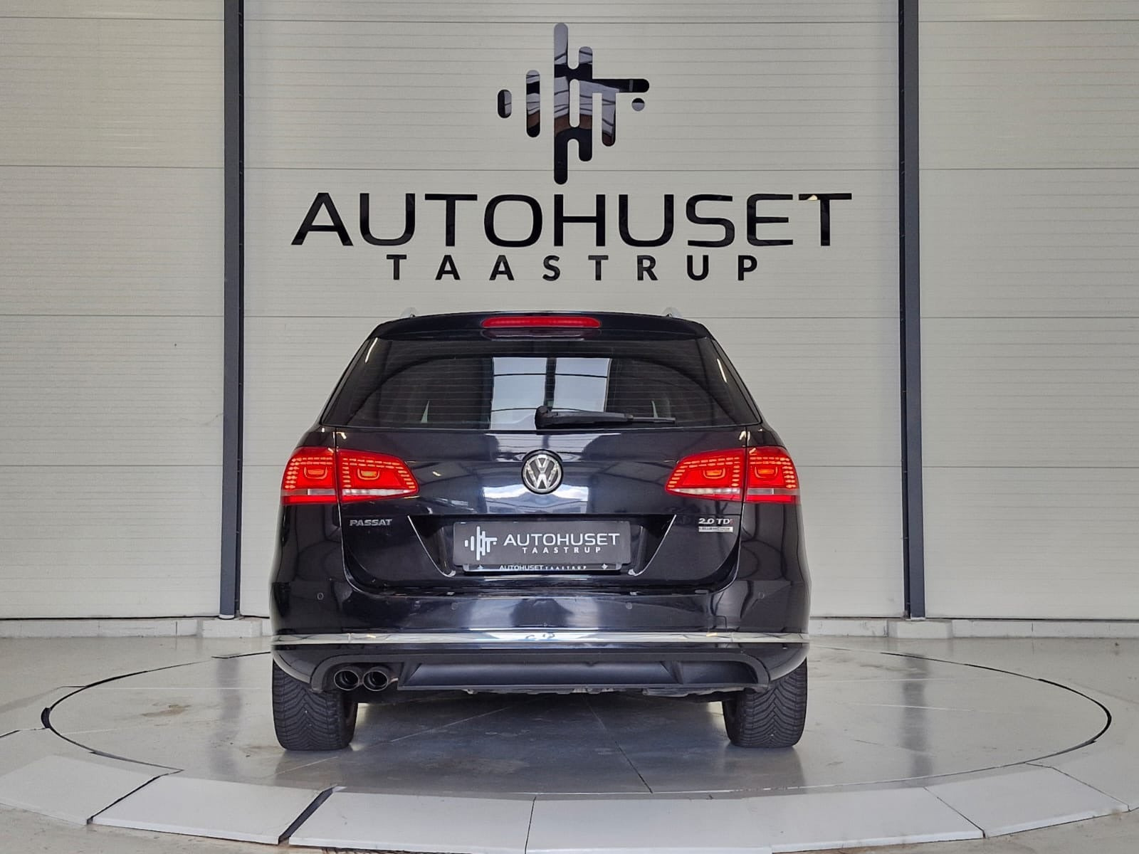 Sort VW Passat fra 2013