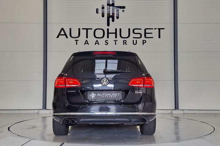 Sort VW Passat fra 2013
