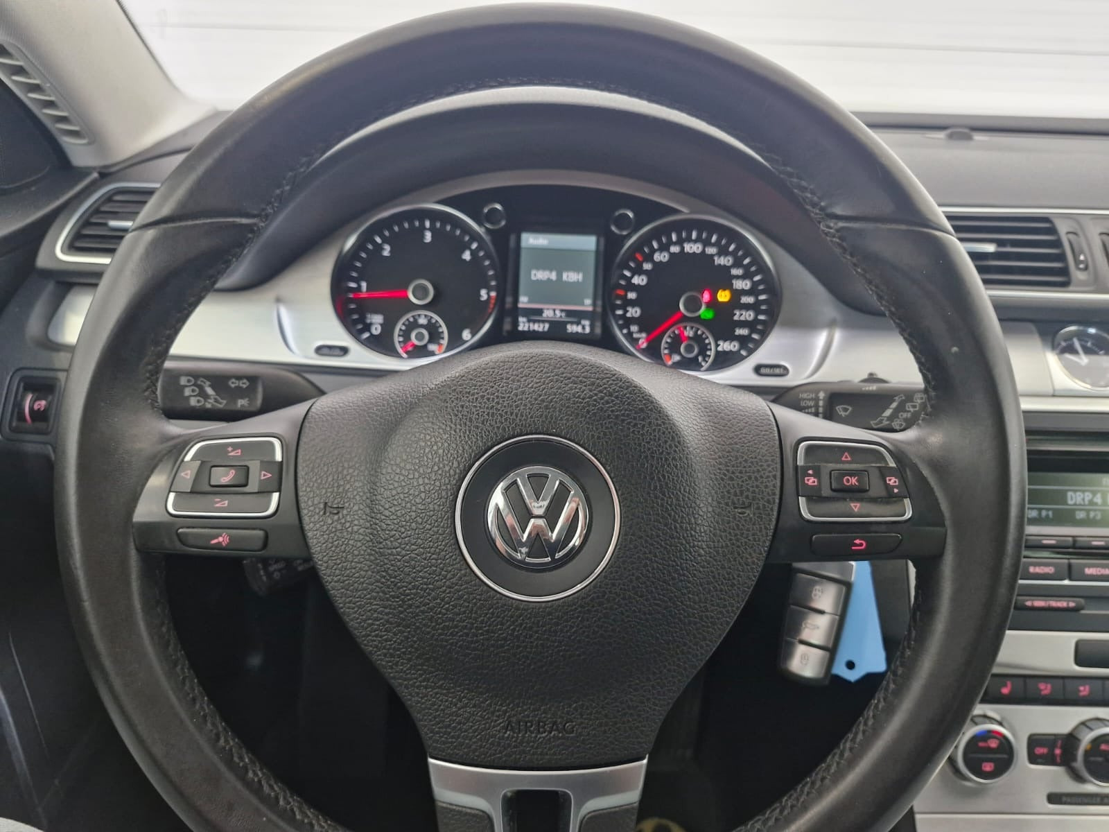 Sort VW Passat fra 2013