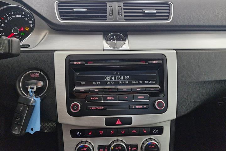 Sort VW Passat fra 2013