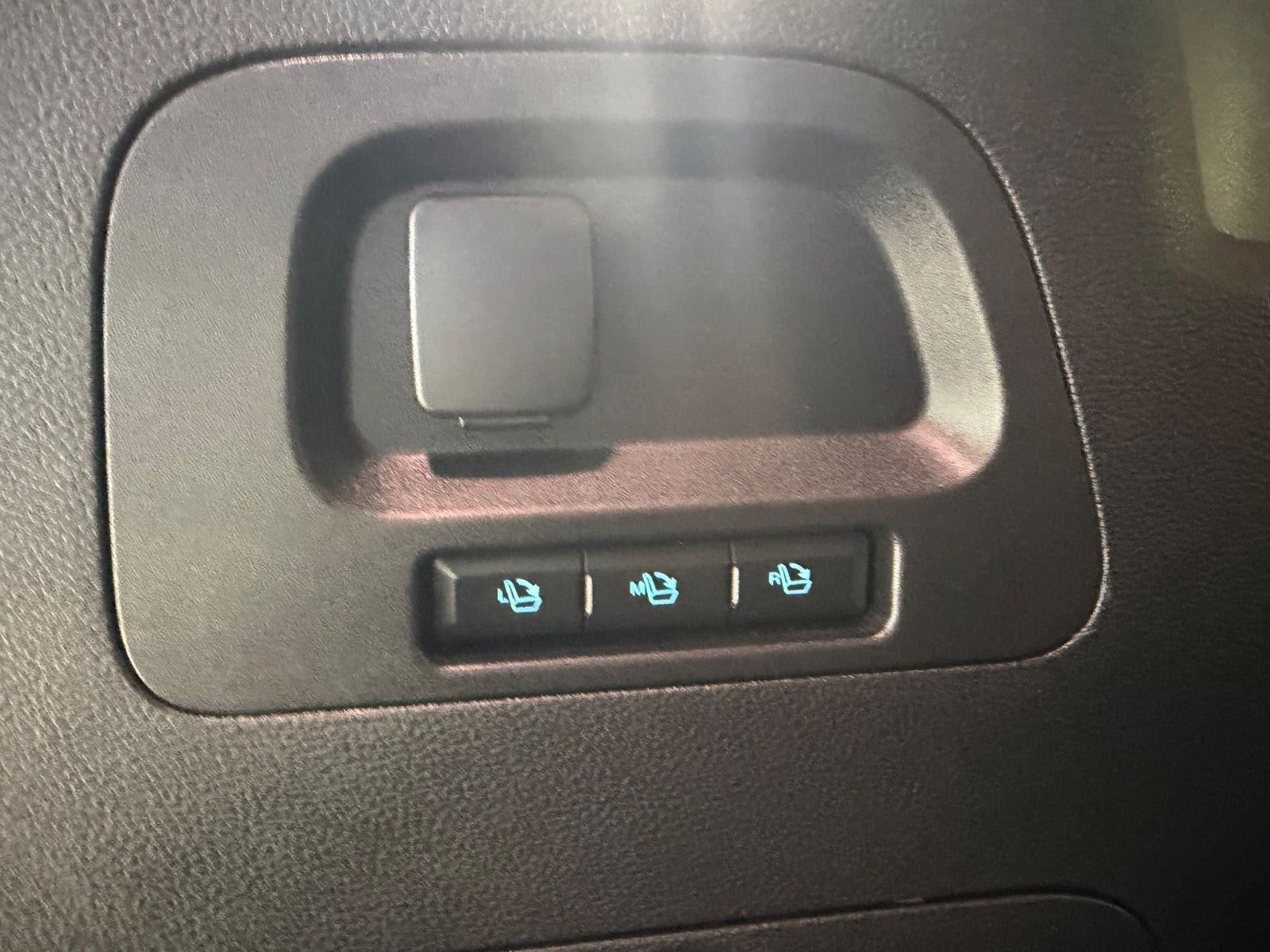 Hvid Ford S-MAX fra 2021