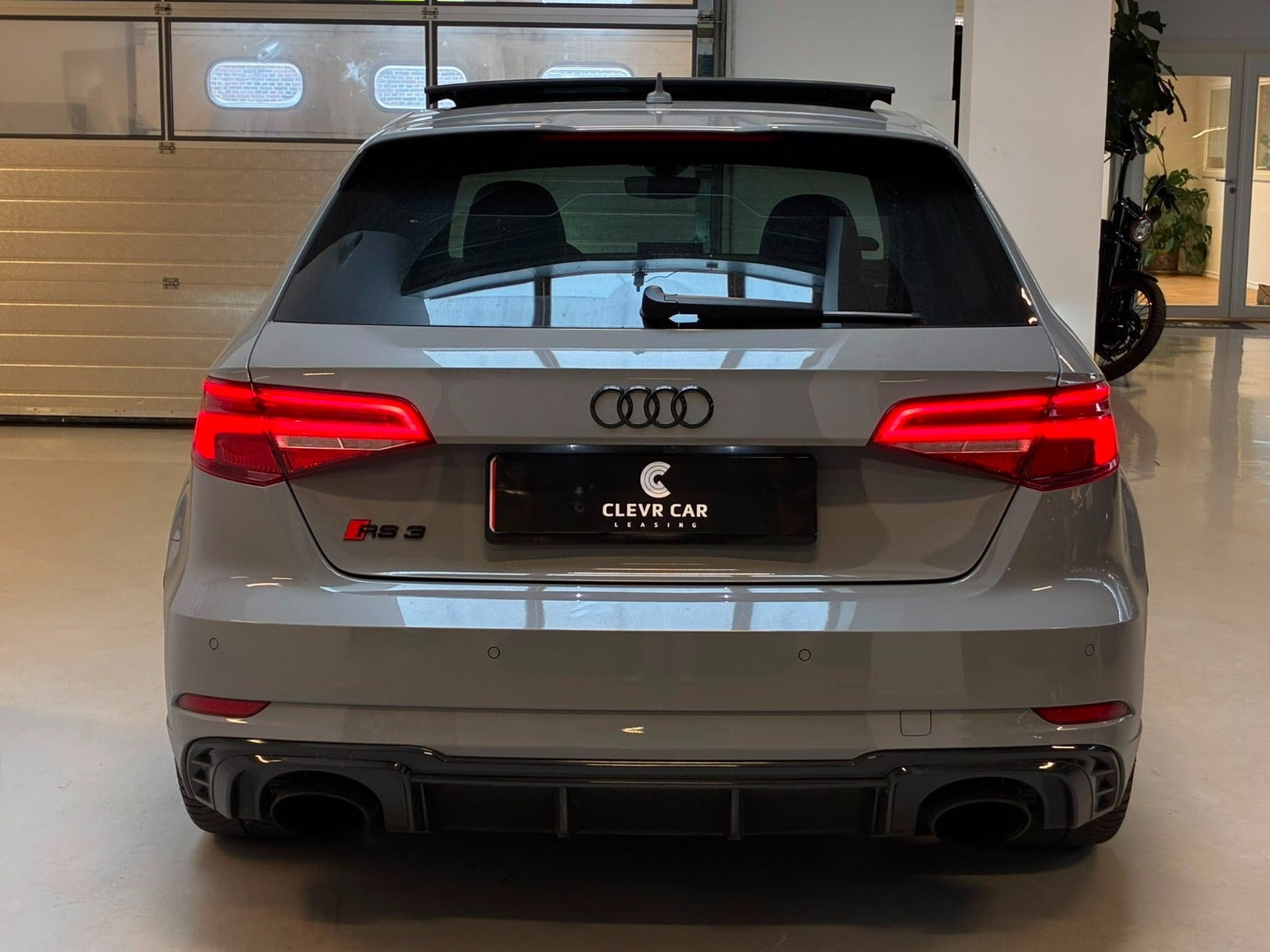 Grå Audi RS3 fra 2018