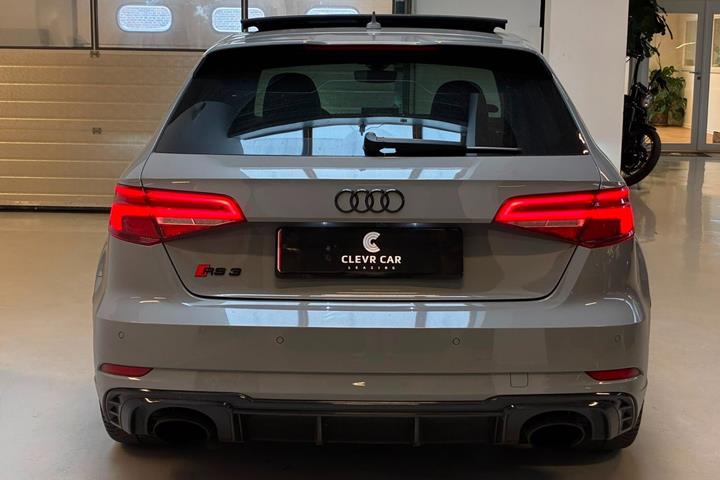 Grå Audi RS3 fra 2018