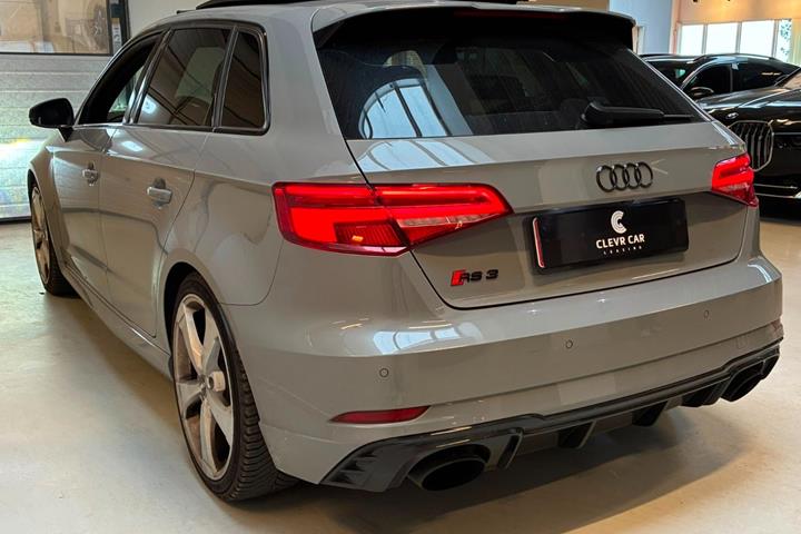 Grå Audi RS3 fra 2018
