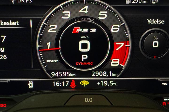 Grå Audi RS3 fra 2018