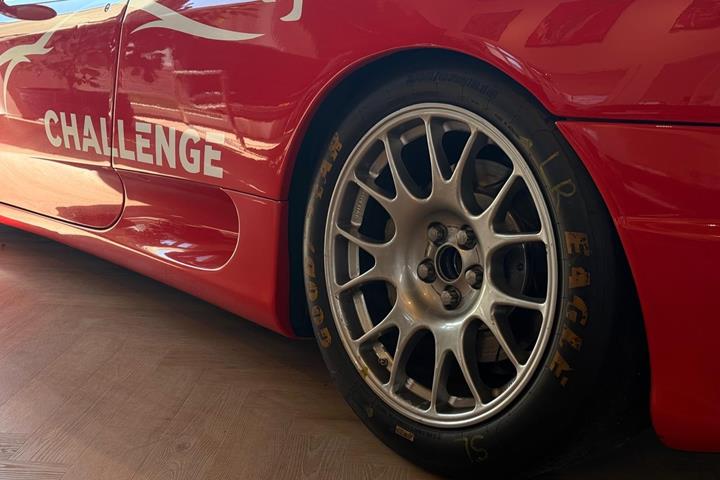 Rød Ferrari 360 fra 2004