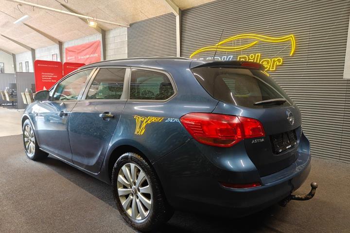 undefined Opel Astra fra 2012