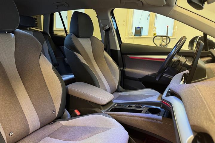 Sort Skoda Enyaq fra 2021