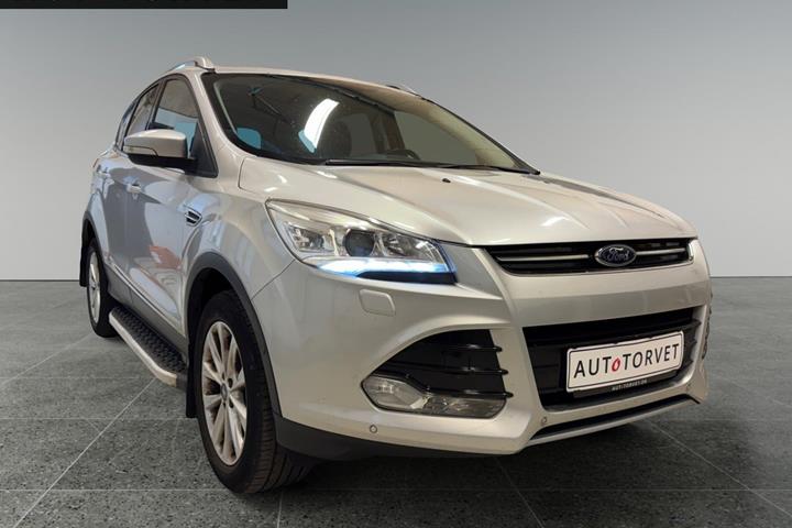Sølv Ford Kuga fra 2015