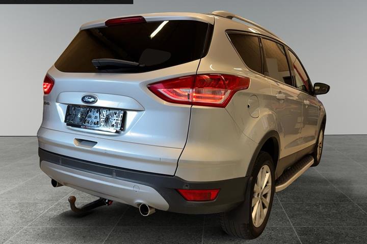 Sølv Ford Kuga fra 2015