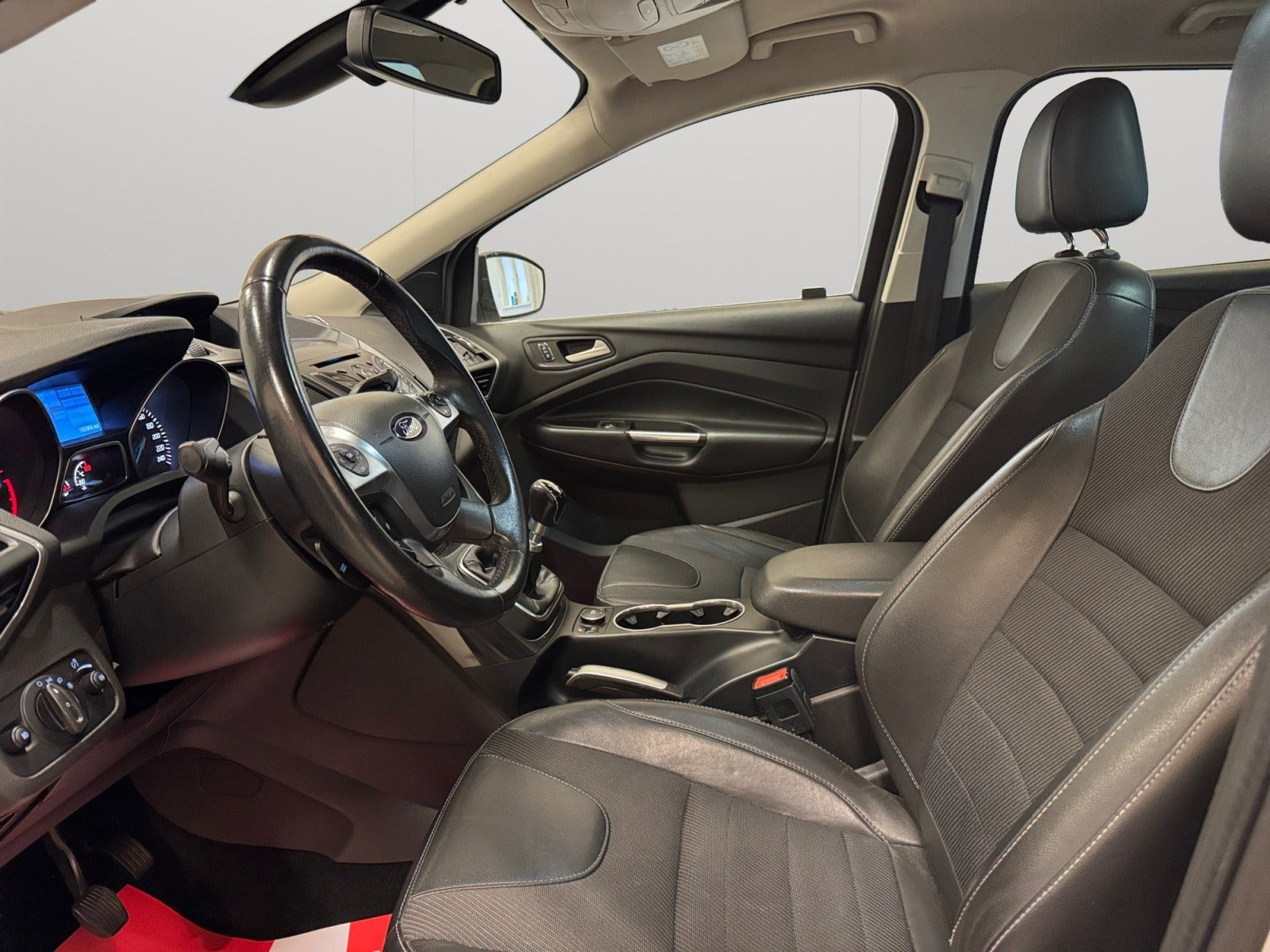 Sølv Ford Kuga fra 2015