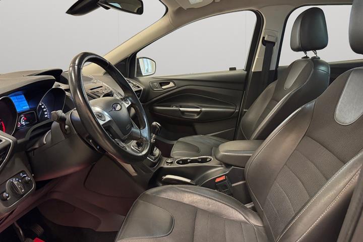 Sølv Ford Kuga fra 2015