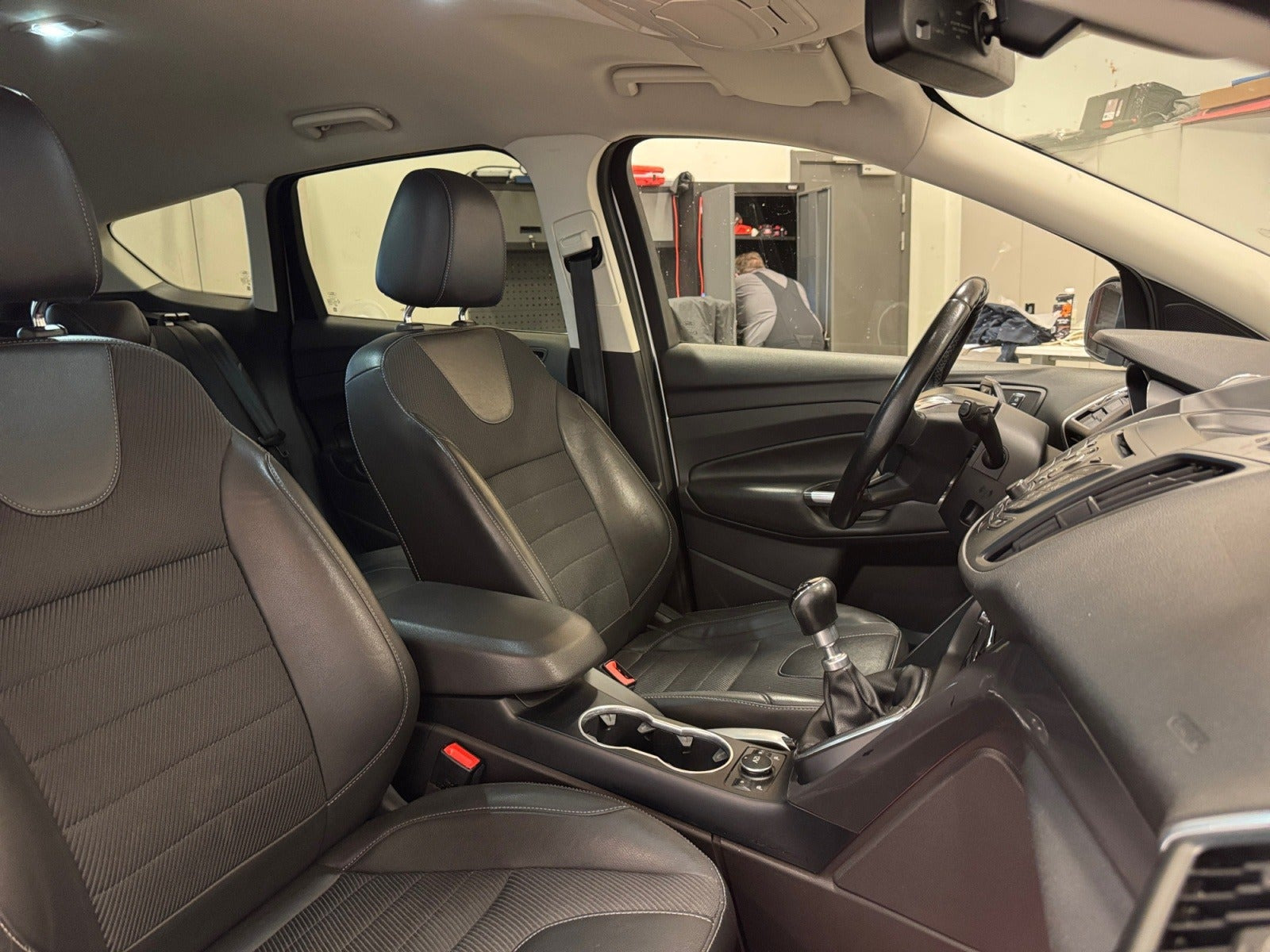 Sølv Ford Kuga fra 2015
