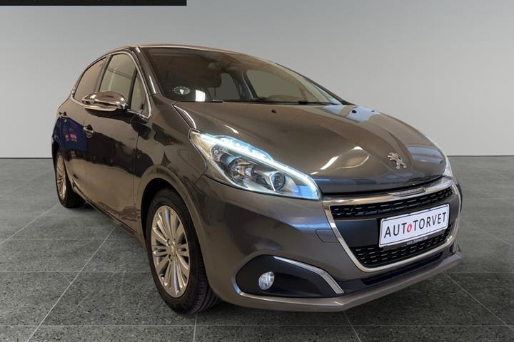Grå Peugeot 208 fra 2019