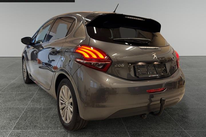 Grå Peugeot 208 fra 2019