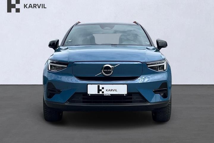 Blå Volvo XC40 fra 2023
