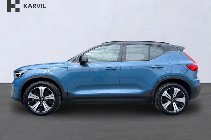 Blå Volvo XC40 fra 2023
