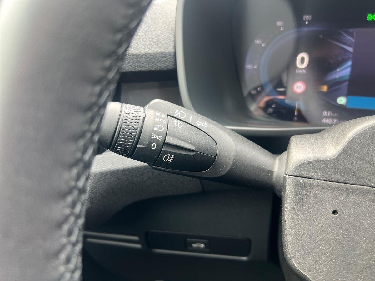 Blå Volvo XC40 fra 2023