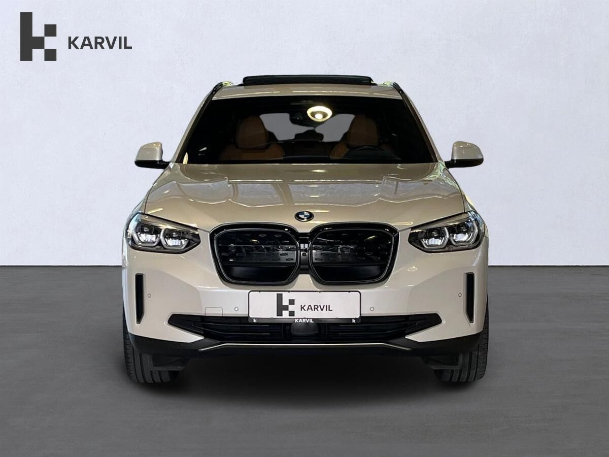 Hvid BMW iX3 fra 2021