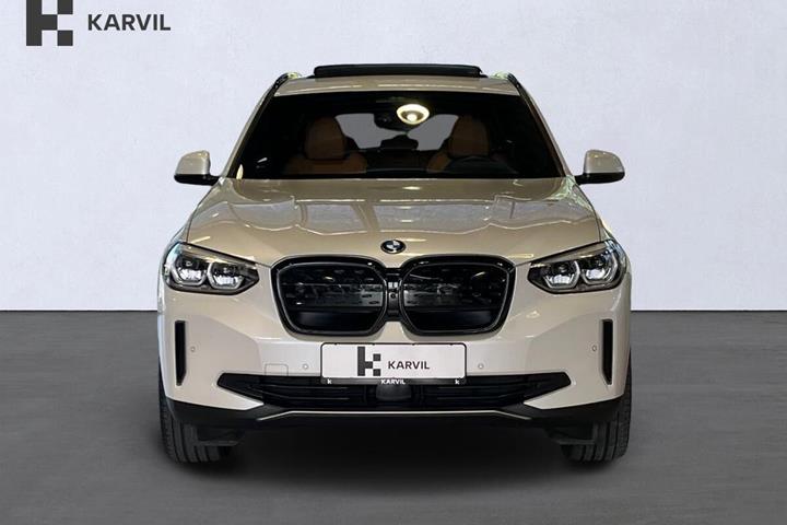 Hvid BMW iX3 fra 2021