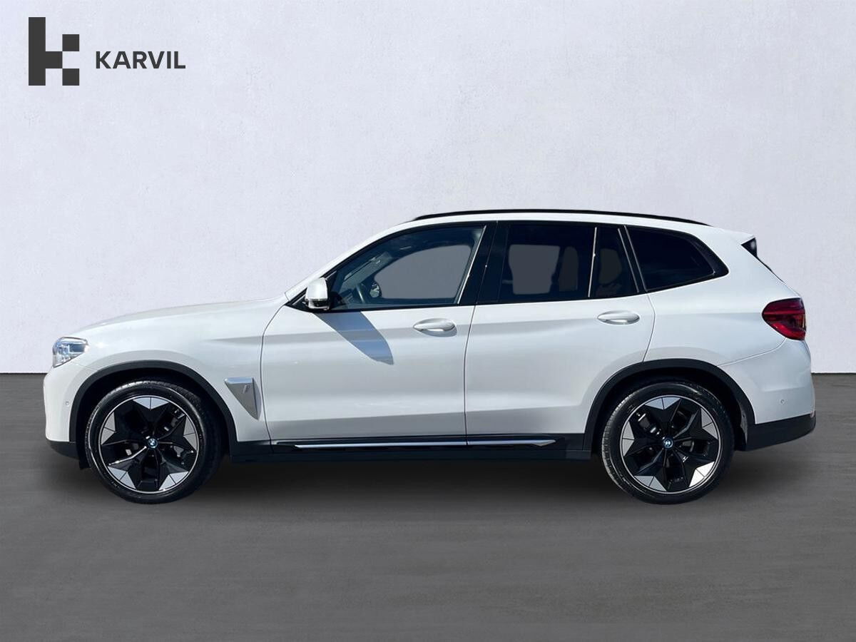 Hvid BMW iX3 fra 2021